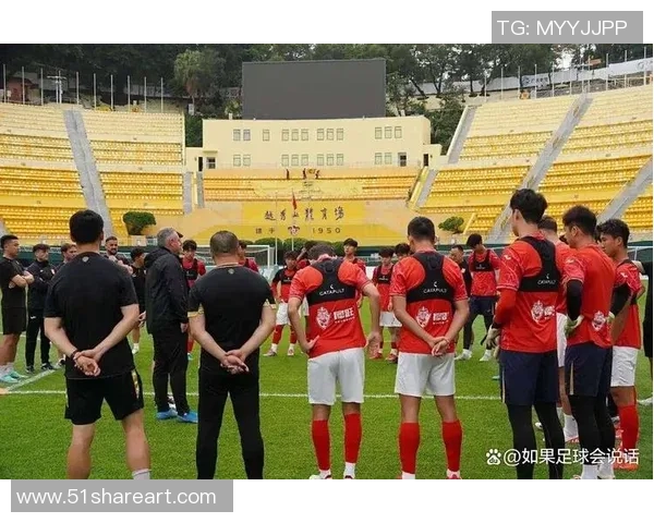 中国足球队迎战泰国队期待逆袭全力争胜展现拼搏精神